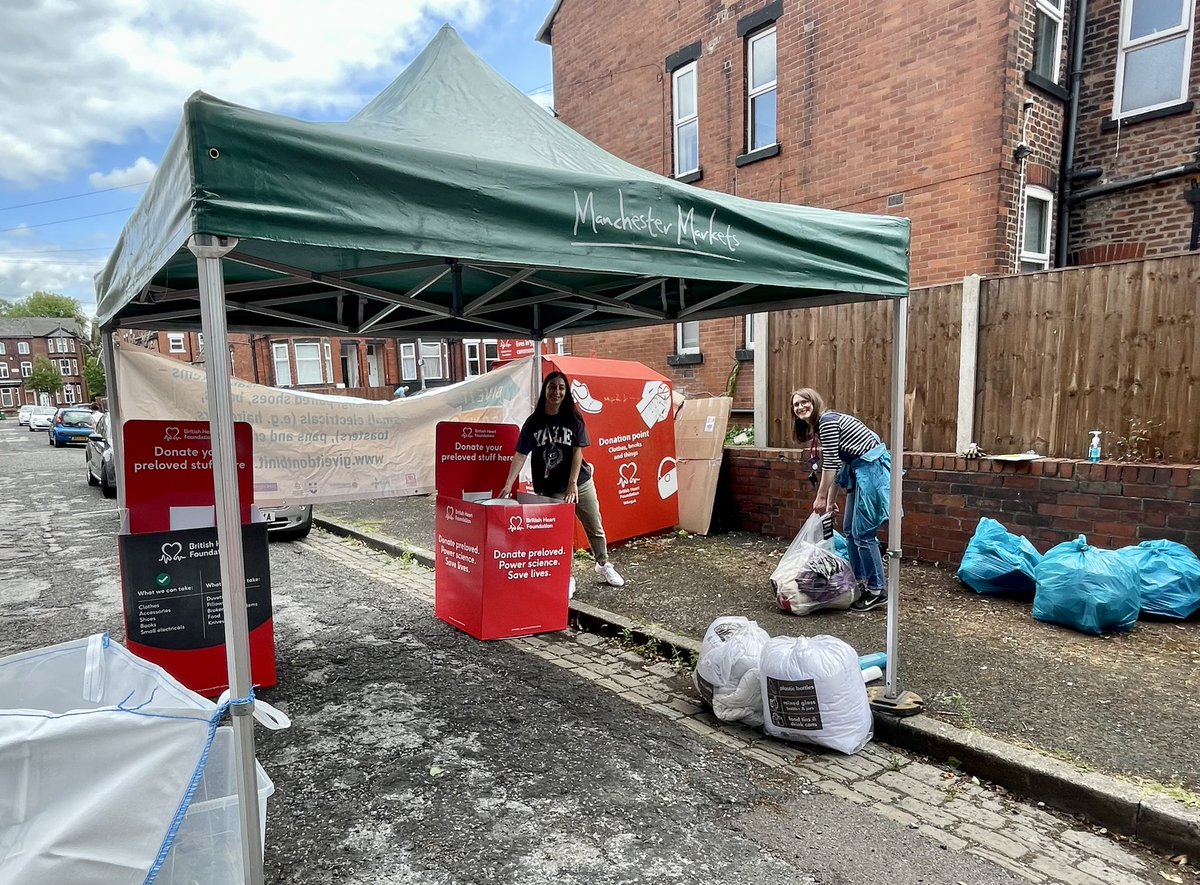 crispeater's tweet photo. Good to drop in on the teams from @ManCityCouncil @Man_Student_Hme promoting #GiveItDontBinIt on Booth Avenue and Whitby Road. They’re making sure departing students dispose of unwanted items responsibly. ♻️ 

They’ll be there tomorrow as well. 

https://t.co/L9cq4fFbA0 https://t.co/GpJuc6Jy4d