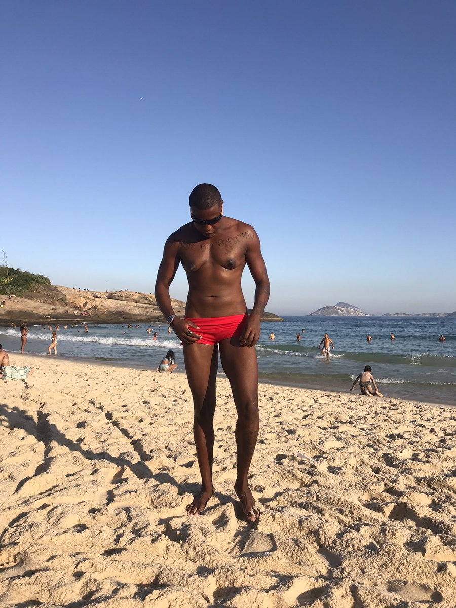 RufoLyon's tweet image. Ativando a melanina no RJ🌞🌊 

#arpoador
