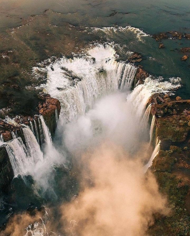 Cataratas del Iguazú 💙🤍💙
Parque Nacional Iguazú
Misiones
📷 Matías Ternes