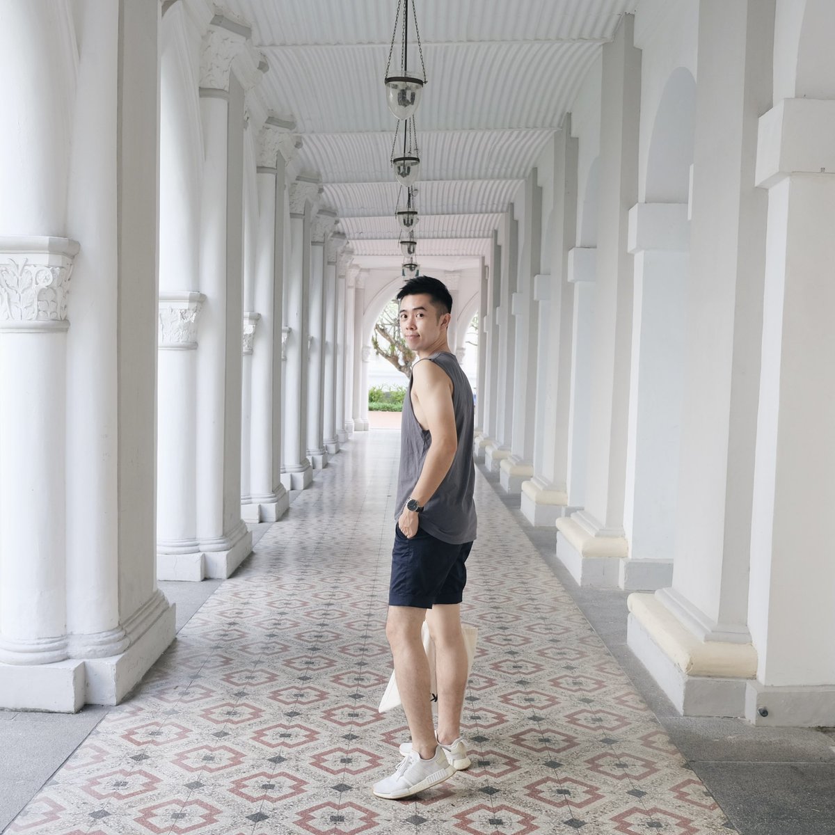 AndyWong0502's tweet photo. Chill holiday ~ 🚶🏻♂️☕️🇸🇬
.
.
.
.
.
#OOTD #Outfit #Explore #Chill #Holiday #Coffee #Dessert #CafeHopping #TheGlasshouseSG #Cafe #Chijmes #CityHall #SingaporeCity #Singapore https://t.co/UWvL6Wgbkf