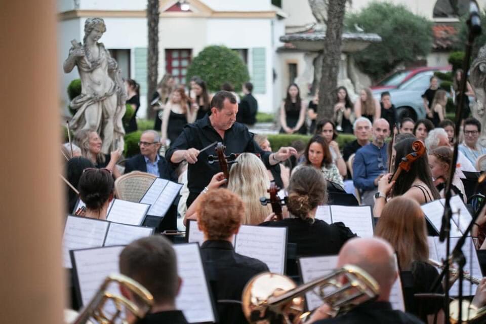 CerddNPTMusic's tweet photo. Cerdd NPT Music Lake Garda, Italy tour 🇮🇹

#nms #nptcbc https://t.co/GMMmD2GuBw
