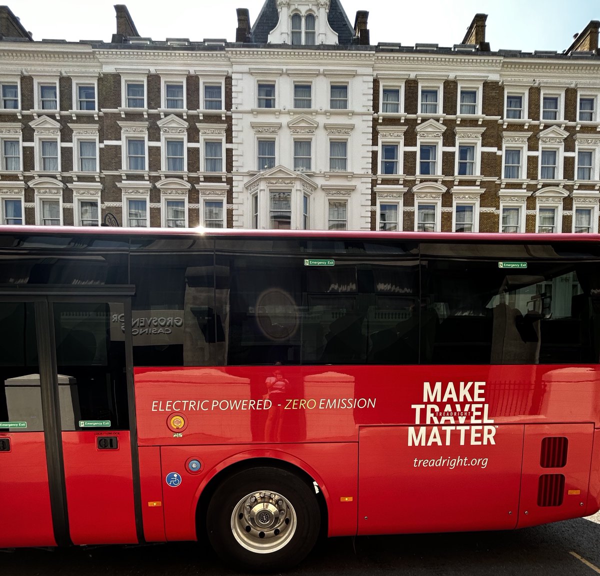 TreadRightOrg's tweet image. SPOTTED: @evanevanstours' zero-emission coach, in London! #maketravelmatter #netzero #climateaction