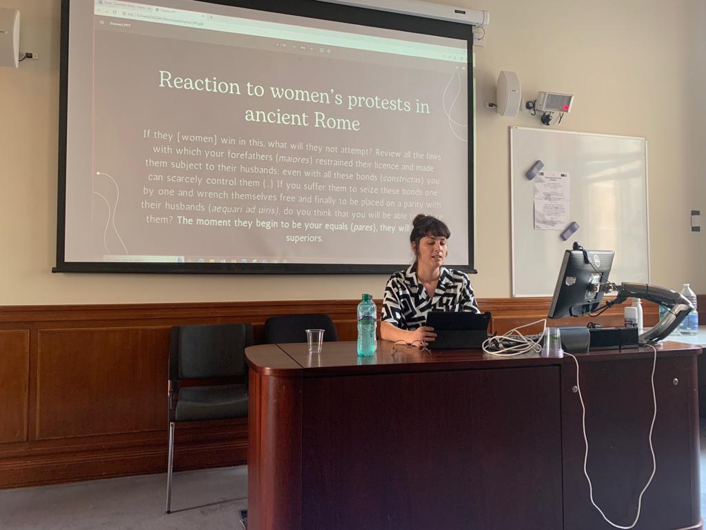 GramsciNetwork's tweet photo. Our #GRNMeeting4 just started in Senate House, London, and online - here a moment of @corecorai's lecture on "Subverting subalternity: challenging #Gramsci's gaze on #Women in the Roman Republic" #classicstwitter #twitterstorians https://t.co/AcbknBklhX