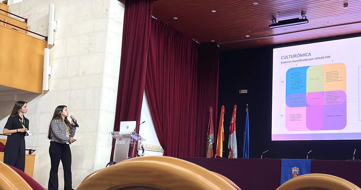 MicrobiotaUGR's tweet photo. Increíble experiencia nos llevamos del XXIX Congreso de la SEM. Muchas gracias al comité científico y al grupo de taxonomía por el premio a “mejor presentación póster”. Nos vemos en Jaén!! @CongresoSem23 @SEMicrobiologia https://t.co/FgAlBmpClo