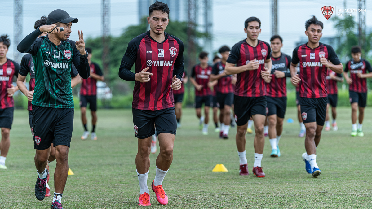 เมืองทองฯกลับมาฝึกซ้อมเตรียมทีมซีซั่นหน้า ณ สนามฝึกซ้อมมาวิน
🏃🧵PRE-SEASON TRAINING

Featuring:  Tristan Do
(1/3)
#MTUTD #ThaiLeague2324