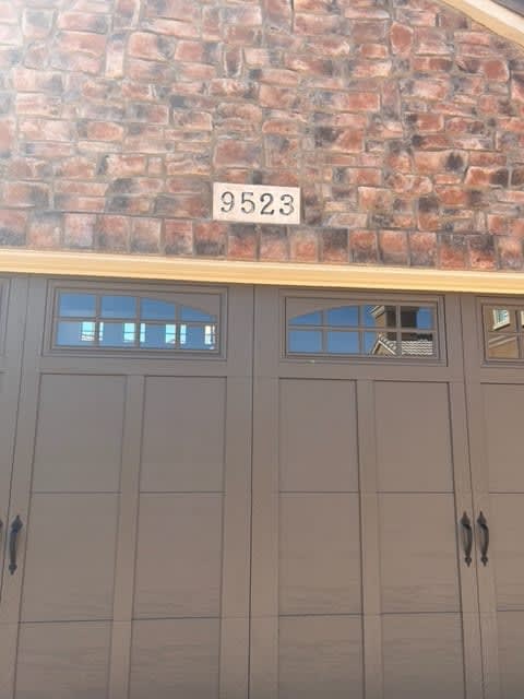 PRC_PrepRite's tweet image. Are your address plaques faded and in need of a fresh coat of paint? We can do that too! Check out these before and after photos of some we have already done this year! 

#Prc #Addressplaque #Painting #prepping #Prepritecoatings #Preprite303 #Colorado #HOA