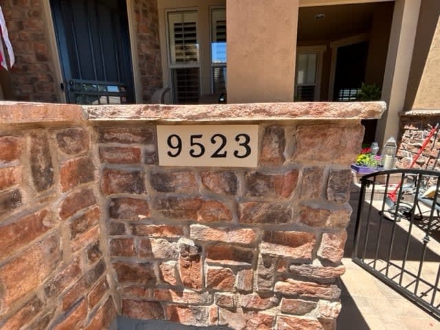 PRC_PrepRite's tweet image. Are your address plaques faded and in need of a fresh coat of paint? We can do that too! Check out these before and after photos of some we have already done this year! 

#Prc #Addressplaque #Painting #prepping #Prepritecoatings #Preprite303 #Colorado #HOA