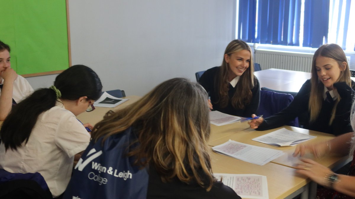 wiganleighcol's tweet image. It's #FestivalofTechEd Day 4 and we have had another great sampling day!

We welcomed @OutwoodHindley Year 10's this time, and they got to choose a wide range of A Level and vocational subjects to try out.
 
We hope you all enjoyed the day 😀

#GMTechnicalEducation #GMColleges