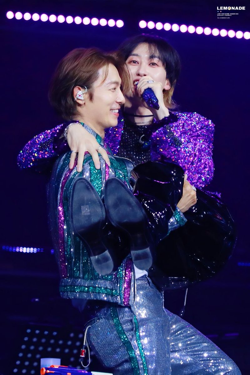 nauninina's tweet photo. พทฮ.อุ้มฮยจ.สูงมากจริง ระดับอกเลยนะ เบาหรือชินมือคะ  ว๊ายยยย https://t.co/2FmNUSXp7S