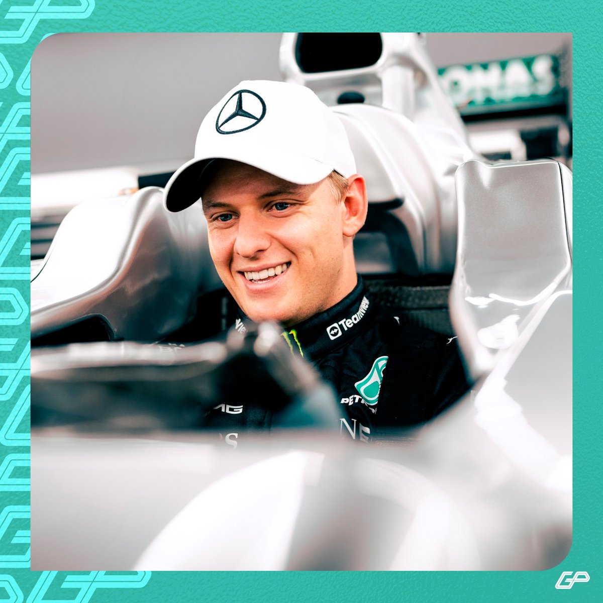 grandepremio's tweet photo. NO CARRO DO PAI
@mickschumacher vai pilotar o #W02 em Goodwood, carro dirigido por seu pai na temporada de 2011 da #Fórmula1. Agora, o filho do heptacampeão #MichaelSchumacher começa os preparativos para o festival com os ajustes no carro. #F1noGP https://t.co/8z50XO4viQ