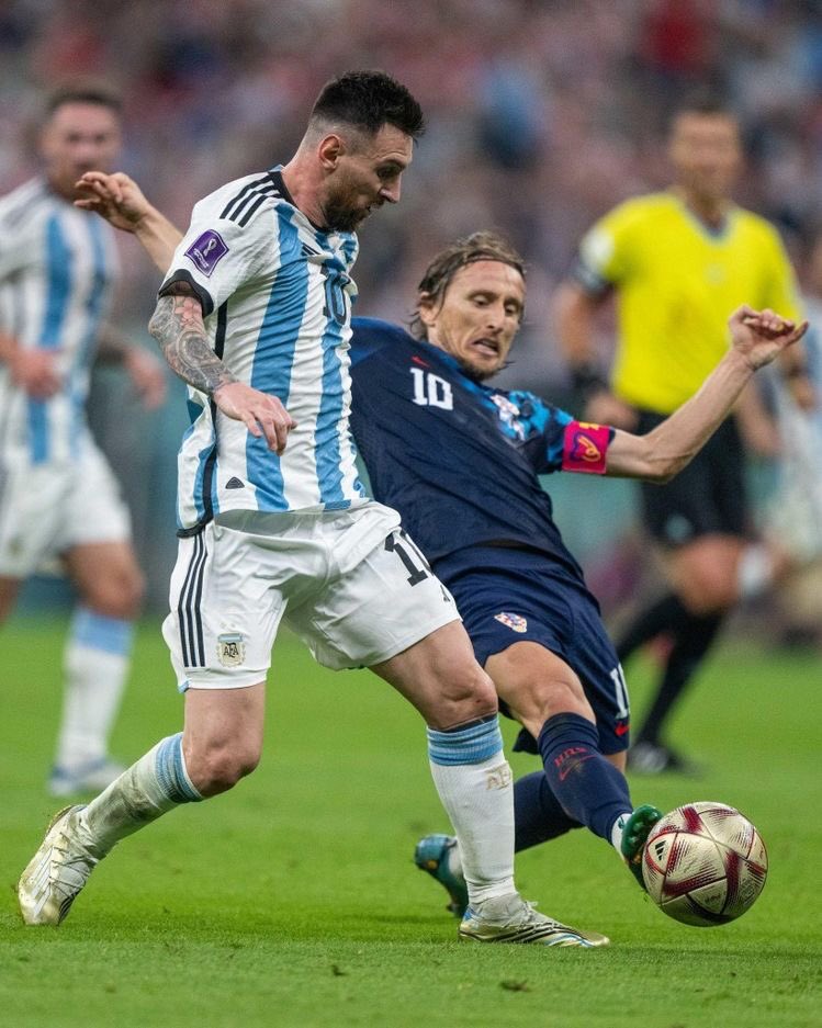 Andydenazareth7's tweet photo. Lewandowski elimine Messi nan #LDC, Messi bat li nan #CDM22 a

Van Dijk elimine Messi nan #LDC, Messi eliminel nan #CDM22 a

Modrić elimine Messi nan #LDC, Messi eliminel nan #CDM22 a

MBappé elimine Messi nan #LDC, Messi chanpyon sou li nan #CDM22 a

#Messi𓃵Vanjans #SanPitye https://t.co/Fib0CxzfaF