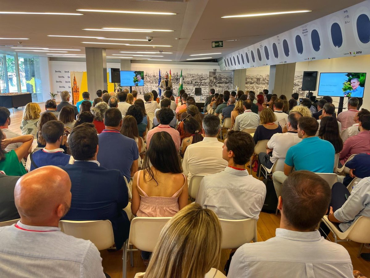 ¡Momentos inolvidables en el II Networking SVQ, organizado por SVQ Emprende! Siempre estamos dispuestos a crecer e impulsar posibles vías de colaboración empresarial. 
#SVQEmprende #Networking #EmprendedoresSevilla