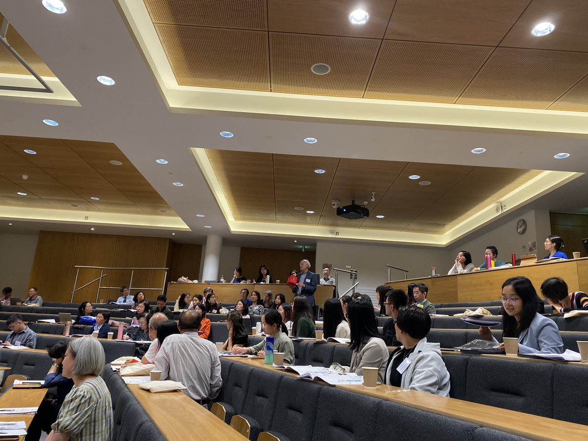 duoluan's tweet photo. We are teaching #Chinese as a subject. @thbaketal today from a cognitive neuroscientist’s perspective evidently showed whether learning to speak and to write Chinese might have differential impact on specific aspects of attention #teachingChineseHE2023 #BCLTS @CI4Scotland https://t.co/E5utGSUQPG