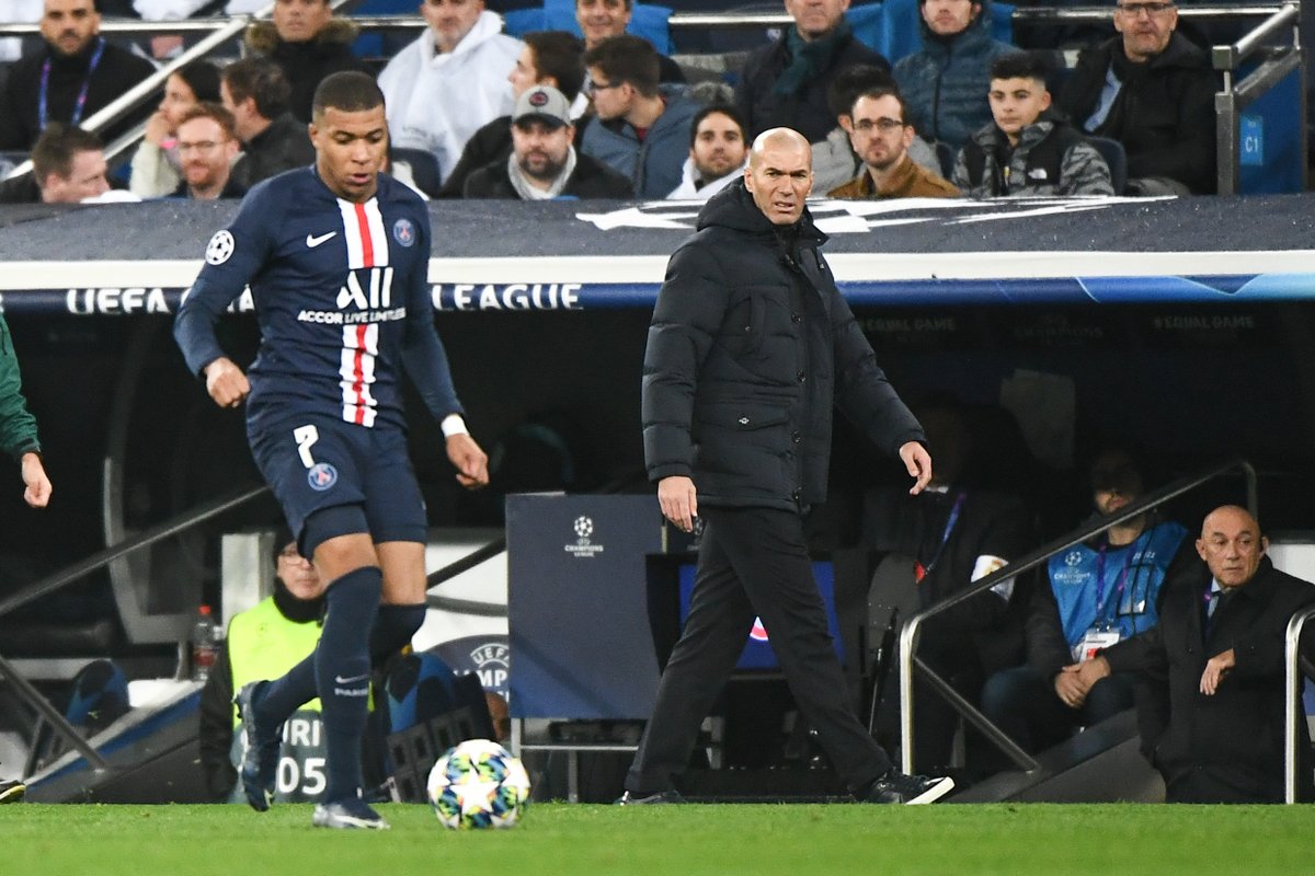 ActuFoot_'s tweet photo. Zinédine Zidane 🇫🇷 sur Kylian Mbappé 🇫🇷 :

« Quand vous êtes entraîneur et qu’il y a un joueur comme lui, bien sûr qu’on a envie de l’entraîner. Ça pourra se faire un jour. Je suis admiratif de ce qu’il fait. C’est beau, c’est fort. »

(@lequipe) https://t.co/gAdn2Tjyqt