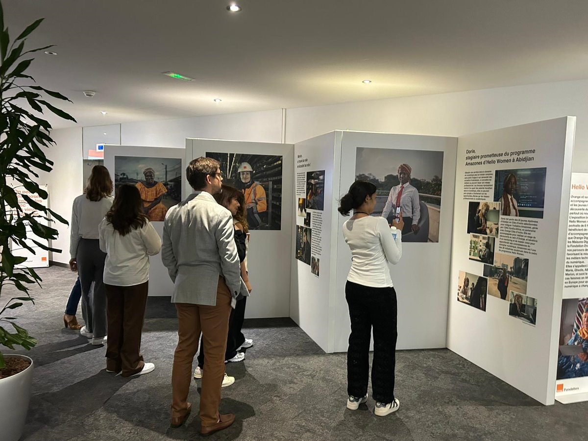 🙋‍♀️Beau succès pour l'exposition #HelloWomen, visible jusqu'à septembre 2023 au siège d'Orange Innovation, à Châtillon. L'occasion de découvrir des portraits de femmes inspirantes qui ont choisi de vivre l'aventure de la #tech. #WomenInTech