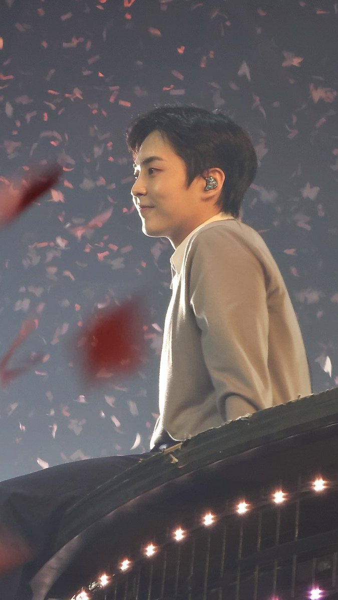 230408 🩶
#XIUMIN • #EXO