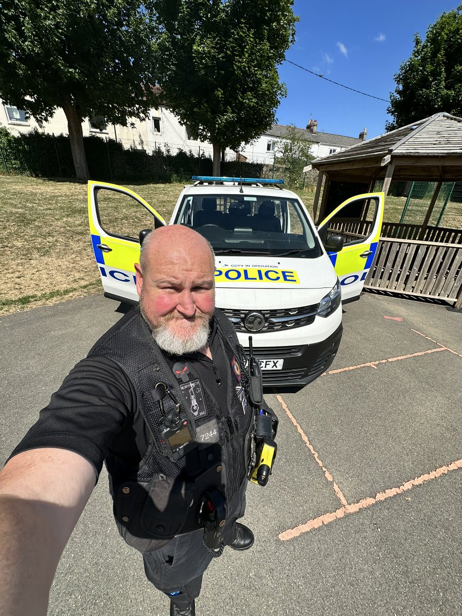We’re at Shakespeare Primary School fair. Come and see us for some free stuff and a play in the van. 🚓

#community