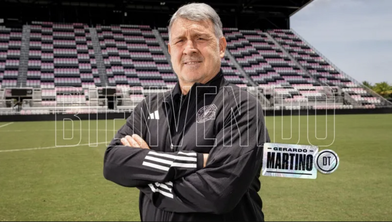 Austral_Diario's tweet photo. El Tata Martino, nuevo entrenador de Messi en Inter Miami

Tal como había adelantado TNT Sports, el Tata era el elegido de Beckham y finalmente lo confirmaron este miércoles. Será

https://t.co/uSojmyq7Iy https://t.co/59mes2KJyy