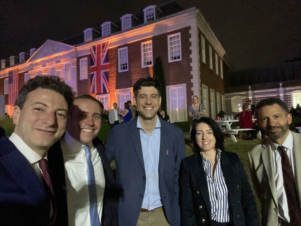 Great to celebrate #US #IndependenceDay at Winfield House yesterday ! An opportunity to be reminded of the very special friendship that unites 🇪🇺 & 🇺🇸. Thank you @AaronSnipe and @USAinUK for an outstanding evening!