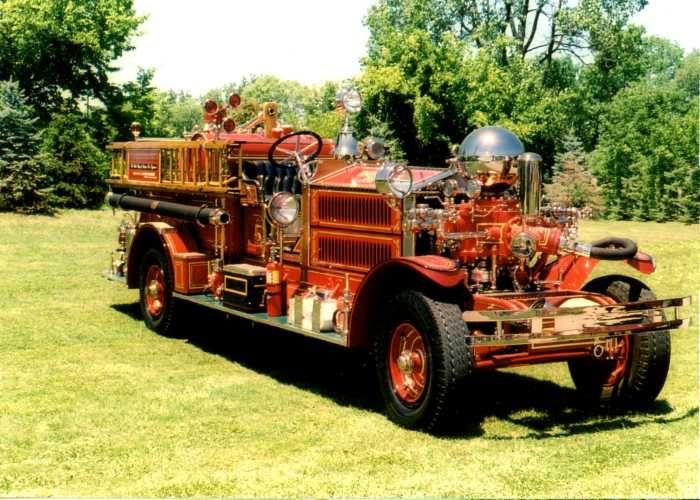 Vincennes, IN FD 1926 Ahrens-Fox Pumper Model MX-3 Serial #1307....just thought it was cool..! 🚨 ♥ #ThrowbackThursday! 🔙 🖤 🔥