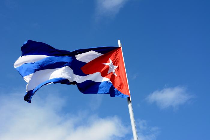 Los enemigos de la Revolución Cubana necesitan armar de nuevo el circo de Carromero y la CIA, necesitan desacreditar a la Isla. Para eso construyen en el aire bases militares chinas y crímenes políticos, para justificar la injusticia y apretar el cerco. #Cuba contra la mentira.