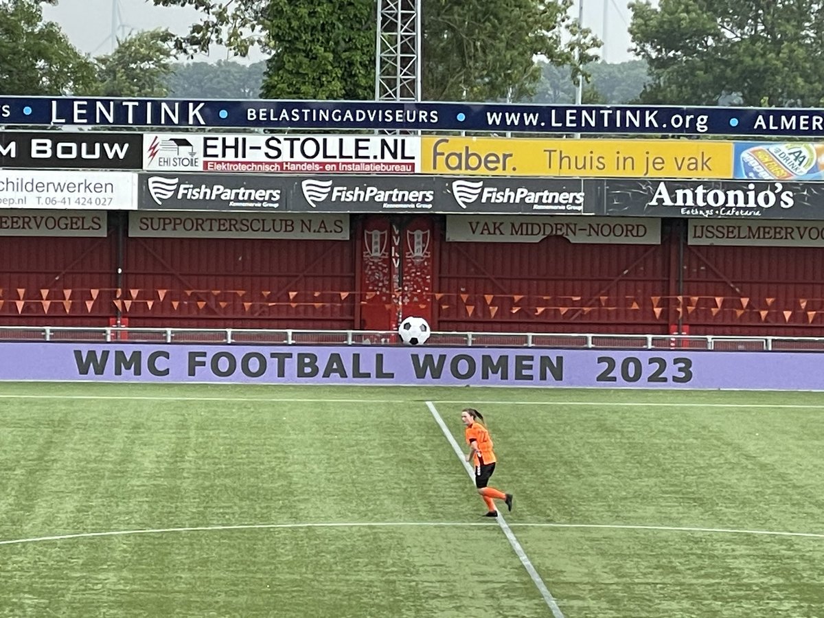 EdLaagland's tweet photo. NED-Ierland prachtige overwinning. Gefeliciteerd dames!! #BIMS #DLFB #ookdosco https://t.co/3mn9Mix08n