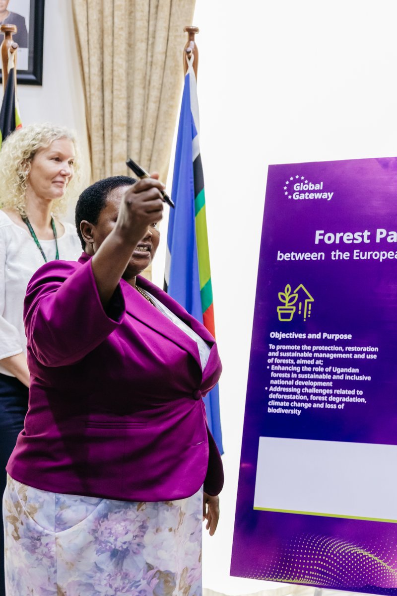EUinUG's tweet photo. Today's signing ceremony is a political validation of 🇪🇺🇺🇬 #ForestPartnership signed in November 2022 at #COP27.
Our Deputy Head of Delegation @GuillaumEUG stated the partnership is combining development & investments with protection of biodiversity & curbing climate change. https://t.co/HIWGD806w4