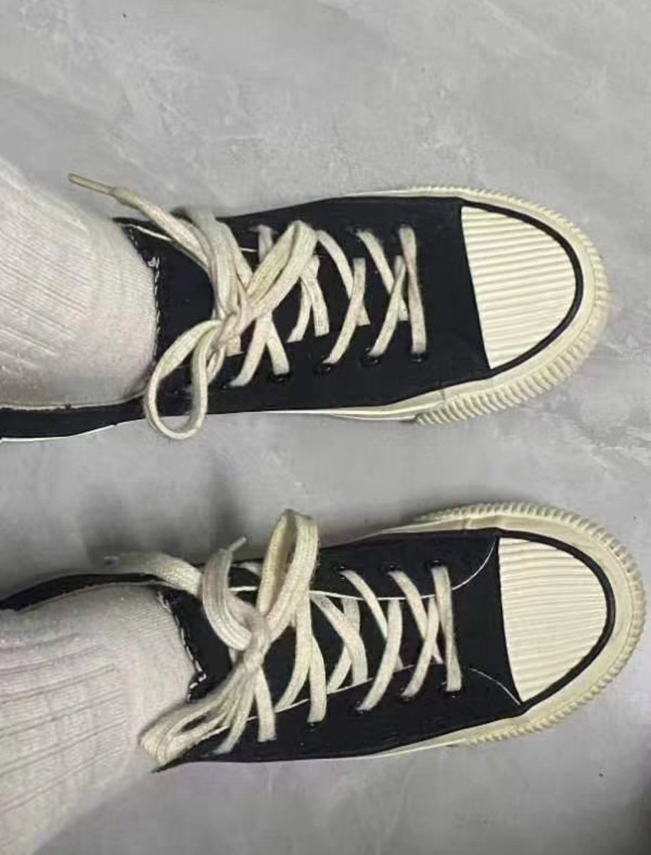 4号妹子的臭帆布鞋，夏天的味道，保熟保臭
#原味 #原味棉袜 #原味鞋 #臭鞋