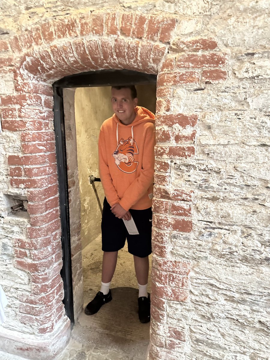Sightseeing through Ireland🇮🇪
☘️Bunratty Castle
☘️ Cliffs of Moher 
☘️ Old Cork City Gaol (jail)
