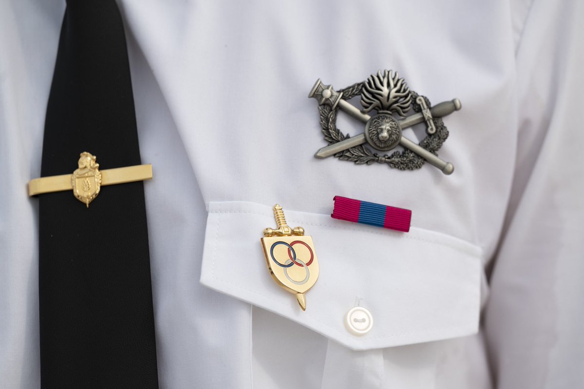 SportsDefense's tweet image. 🫡 #PassCom 

Passation de commandement de la compagnie des stagiaires et transmission du fanion du bataillon d’Antibes au #CNSD 

À cette occasion a eu lieu la remise des brevets aux stagiaires moniteur-chefs EPMS. 

#SportsDéfense