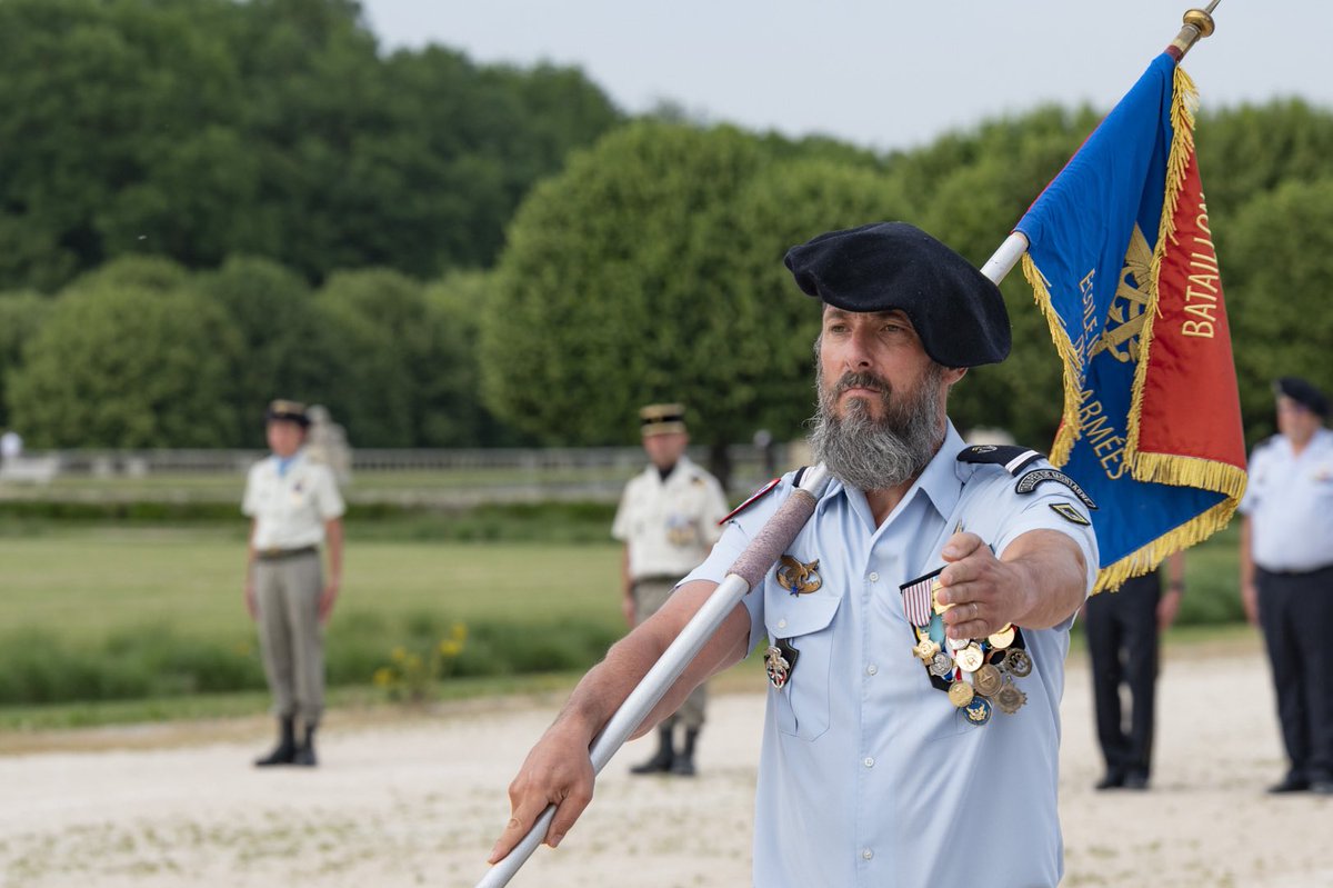 SportsDefense's tweet image. 🫡 #PassCom 

Passation de commandement de la compagnie des stagiaires et transmission du fanion du bataillon d’Antibes au #CNSD 

À cette occasion a eu lieu la remise des brevets aux stagiaires moniteur-chefs EPMS. 

#SportsDéfense