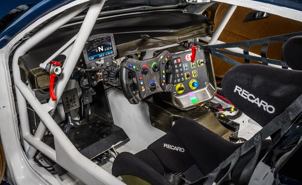 recaroauto's tweet photo. The #new @Ford #MustangGT4 was unveiled yesterday at the legendary Spa-Francorchamps circuit.
Built for GT4 competition, outfit with @RECAROAutomotive #ProRacer racing seats to keep the driver nice and snug, this new car will be eligible to compete in series across the globe. https://t.co/haL433NTP6