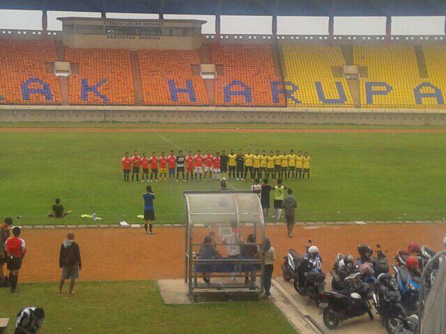 riphanpradipta's tweet photo. Kemaren cerita-cerita soal match ini bareng @_BangFu. Gurusuk FC vs Bedebah FC taun 2014. Pertemuan sembilan tahun yang lalu. Tayang nanti di @Sport77Official 👌 https://t.co/KpzWdBeIQB