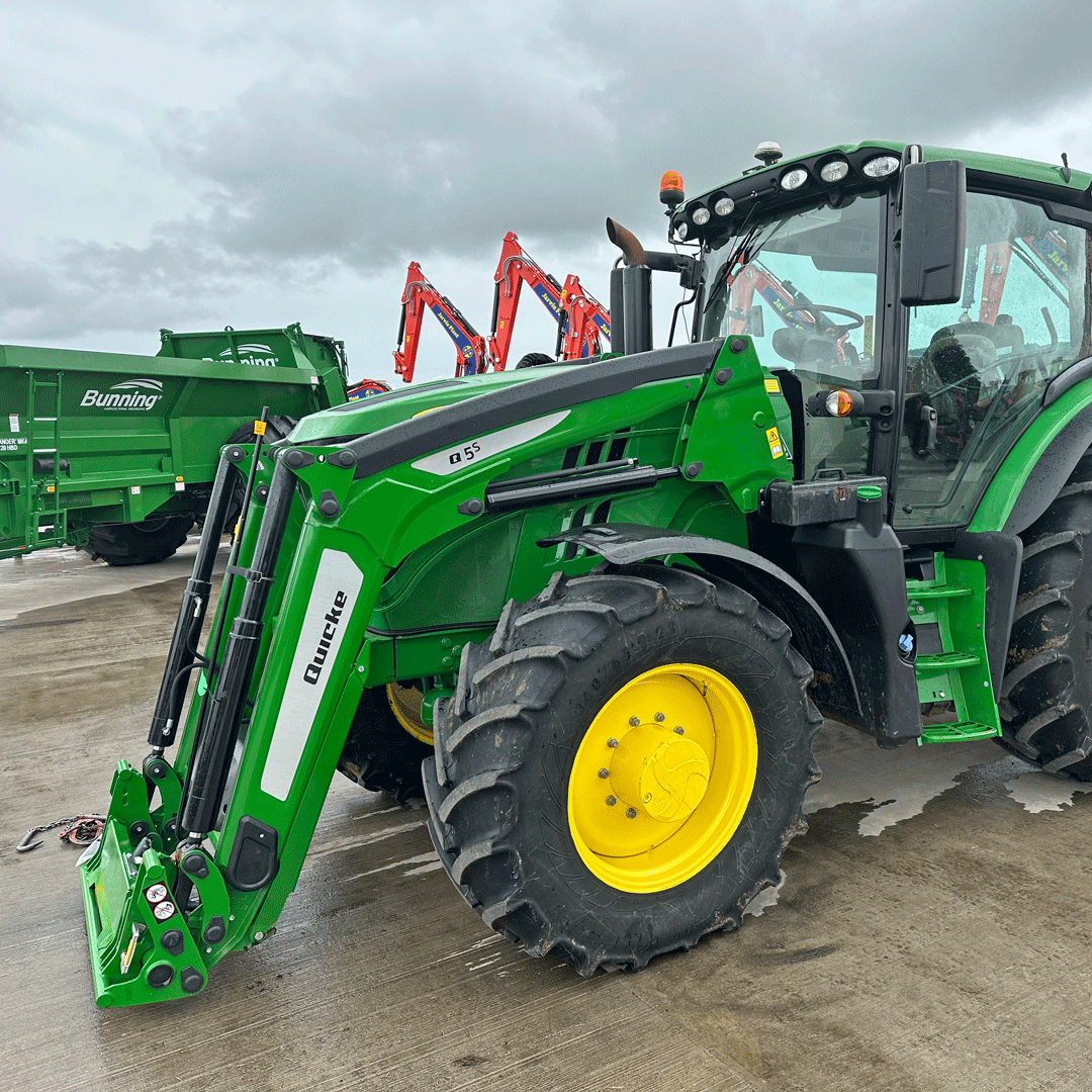 Quicke_UK's tweet photo. Quicke Q5s recently fitted at a rainy HRN Tractors.

Colour matched green for this Quality Used John Deere 6135r tractor!

Ask your dealer for a Quicke
#QuickeUK #FrontLoaders #JohnDeere https://t.co/ja3fIxg0Ob