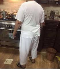 zxi_14's tweet photo. @SAUDALmUQHIm وين تبيها تكشخ ..
وهي يومياً تفرك بسراويلك المصفره 🌚😂 https://t.co/CAPFay6oLr