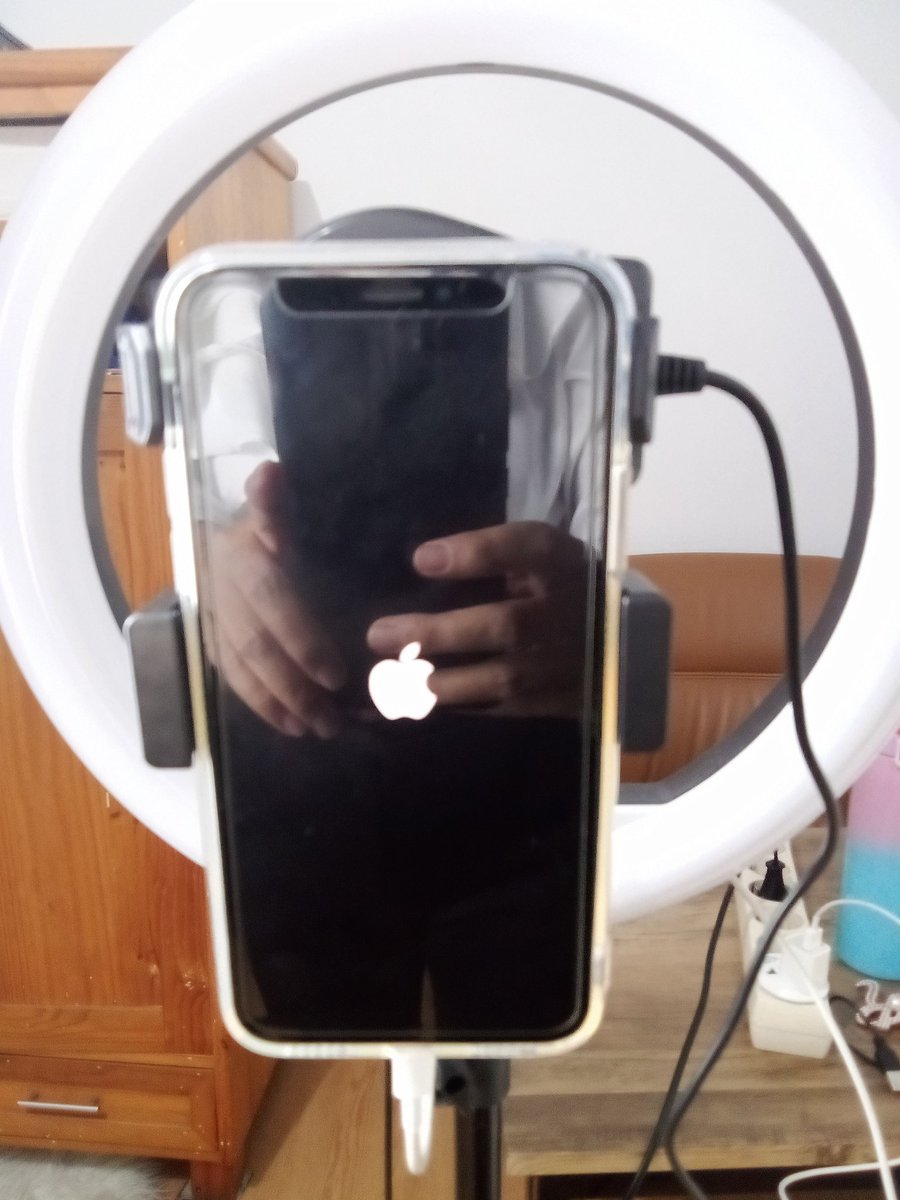 misssisca's tweet photo. Mo nangis, live udah 2j tb2 hp mati lobat, jadi ga ke save dong huks 🥹

Join tiktok Radwah yuk, bentaran lagi drpd sad aku 😑 mumpung sale mulai harga 90K https://t.co/AxPooSIpJ6
