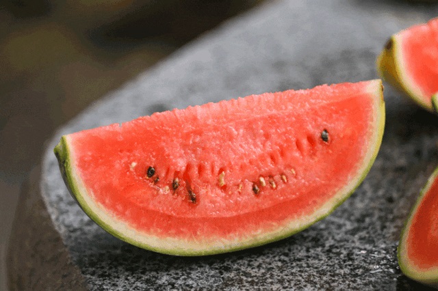 🍉🍉Take your summer treat！Do not miss out to try the crispy and sweet watermelons from Qiaosi Farm in Linping. 😋
#Tasty #Hangzhou #fruits #watermelon