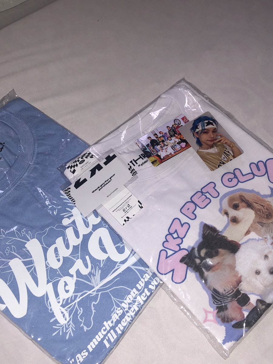 hyunjinver's tweet photo. ๐ #forhyunjinver
aaaa finally the shirts are here! thank you so much @madebytkz ๐ซถ
#tkzfeedbacks https://t.co/OJ3SCqAosn