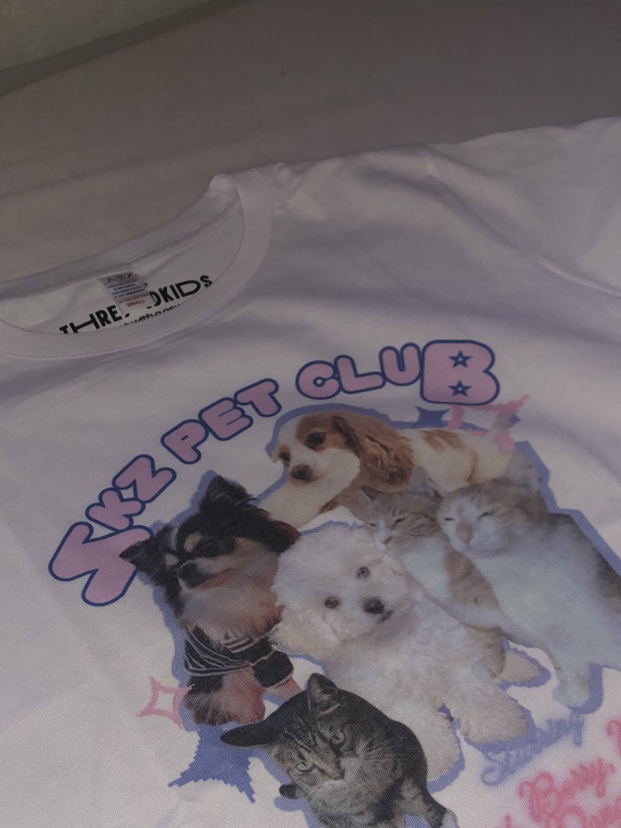 hyunjinver's tweet photo. ๐ #forhyunjinver
aaaa finally the shirts are here! thank you so much @madebytkz ๐ซถ
#tkzfeedbacks https://t.co/OJ3SCqAosn