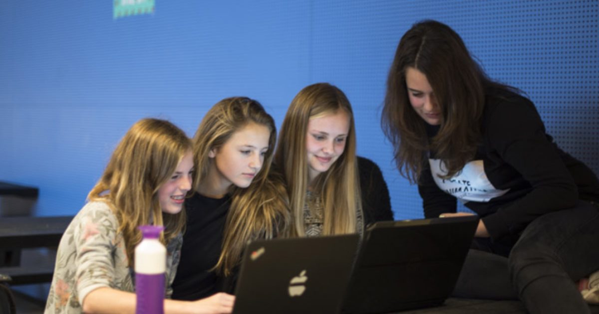 VOcontent's tweet image. Leerlingen met #herexamens volop aan het voorbereiden met #ExamenKracht. Lees meer! vo-content.nl/nieuws/2023/re…