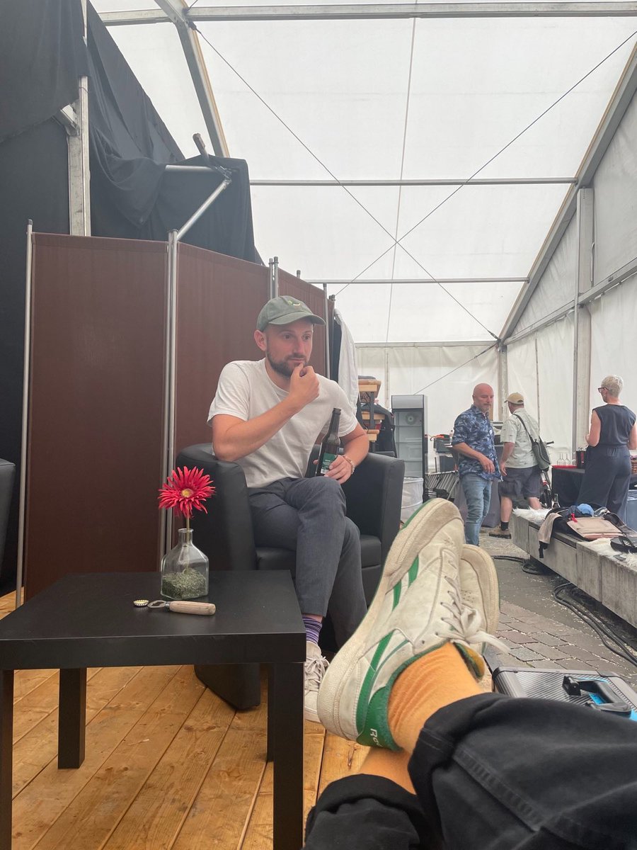 stablesmusic's tweet photo. We had a right jolly in Hamburg this weekend, what a wonderful audience we played to at Duckstein.

We've toured Deutschland for so many years now, so it's about time we started learning German! 

Duckstein Ihr seid die besten! https://t.co/dnTbAaOF5u