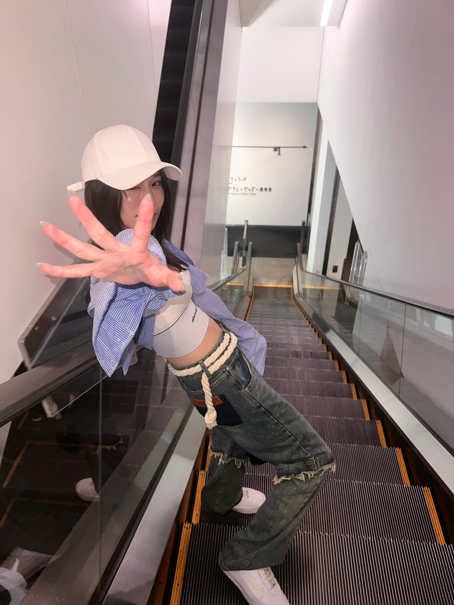 Maeda_Risa's tweet photo. shima銀座sevenの田縁さんにお願いする黒髪🦇 https://t.co/Vrcx1TDnJm
