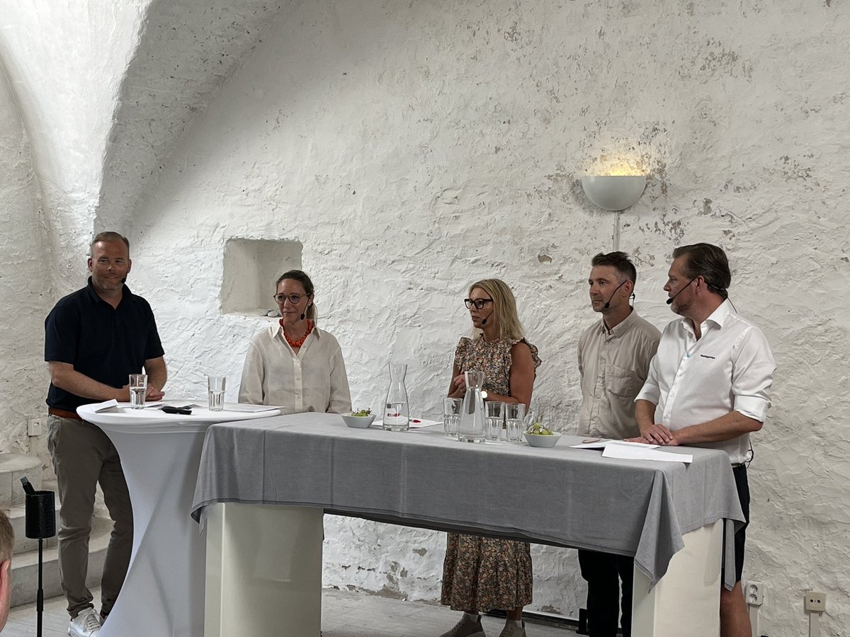 Sverige är attraktivt för #företag att verka i, samtidigt finns det många utmaningar de står inför. Det är ingången till detta seminarium som leds av My Lidén och Andreas Stranne. #Almedalen #almedalen2023 #PwCSverige
