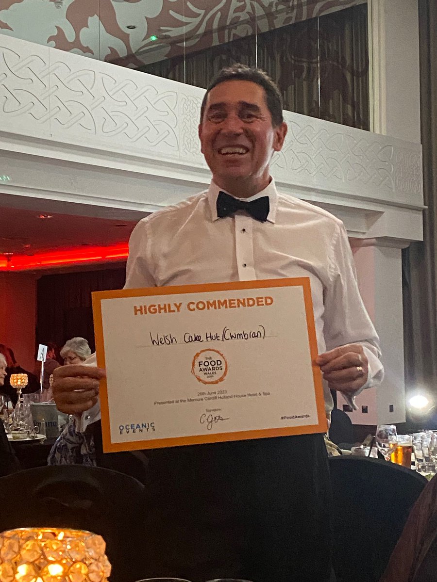 Halls of Llandaff tweet media