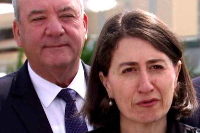 JayJay91341991's tweet image. Gladys Berejiklian saying that Daryl Maguire was in her “love circle” made me vomit a little bit in my mouth.🤮
#ICACReport #GladysIsCorrupt #abc730 #auspol #LNPCorruptionParty #LNPCrimeFamily