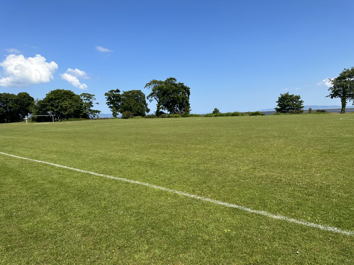 EliteFootbDev's tweet photo. Grass pitch, sea breeze and some sun. Fantastic setting and location for hosting our Specialist 1:1 Football Sessions in Derry. Book Now - Sessions Start Next Week.
https://t.co/x87yVX3fso https://t.co/gnUxjTRvxw