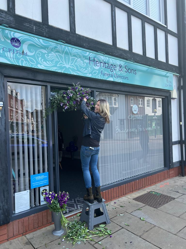 CPJField's tweet photo. As preparations get underway in #Aylesbury, our florists who have partnered with us, are injecting some colour and beauty into our official opening. What a great job they are doing! 

Our thanks to Jayne Richards Flowers and Flower Bar for the marvellous transformation. https://t.co/5JHbsR1HZm