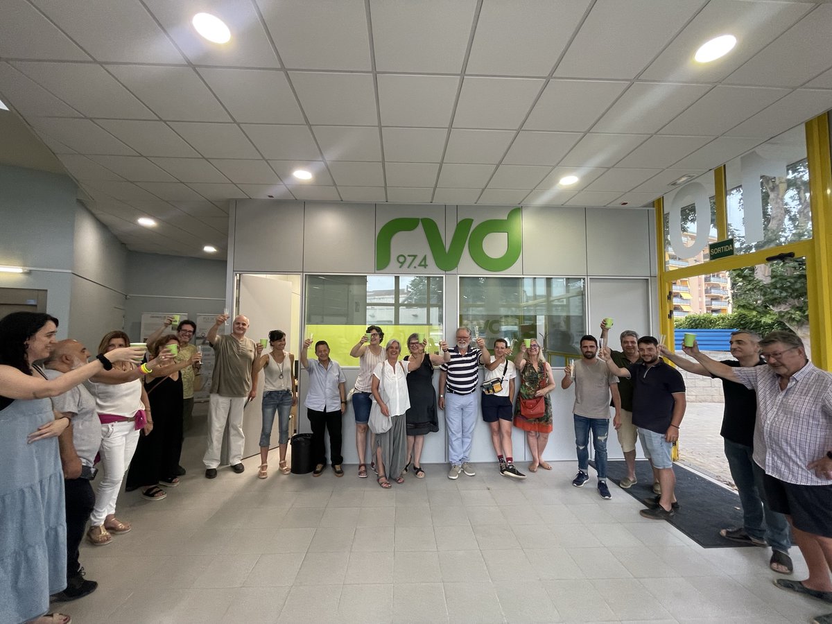 vilassardedalt's tweet photo. Després de la represa de les emissions als nous estudis de Can Robinat, Ràdio Vilassar de Dalt 📻 ha tancat la temporada, aquest mes de juny, amb 18 programes a la graella i més de 4.000 reproduccions de podcasts

ℹ https://t.co/rw3rZMKRb9 https://t.co/8URElguXh4
