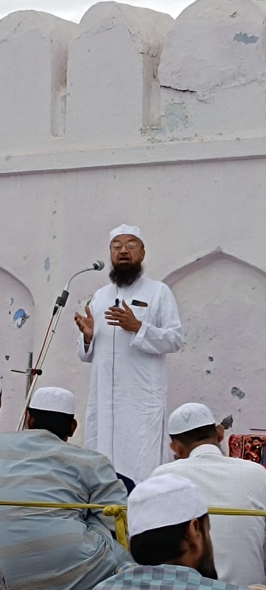 MuftiIsmailQsm's tweet photo. عیدالاضحیٰ کی پر خلوص مبارکباد قبول ہو - مستحقین کو بھی اپنی خوشیوں میں شامل رکھیں-مدارس کی بھرپور اعانت کیجئے https://t.co/As2ZeBaTVR
