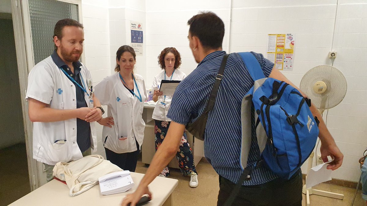 apicsmetronord's tweet photo. 🩺 L'equip del #CAPRobert #Badalona va fer la formació a l'espai de simulació de @icscat
🎓 Durant la jornada es repassen temes de seguretat del pacient, es treballen casos pràctics en nou estacions i s'avalua l'actuació del professionals
ℹ️ https://t.co/N2q6HzKkMe https://t.co/XFJiviaOyu